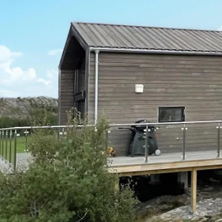 1 Bedroom Lovely In Lysoysundet